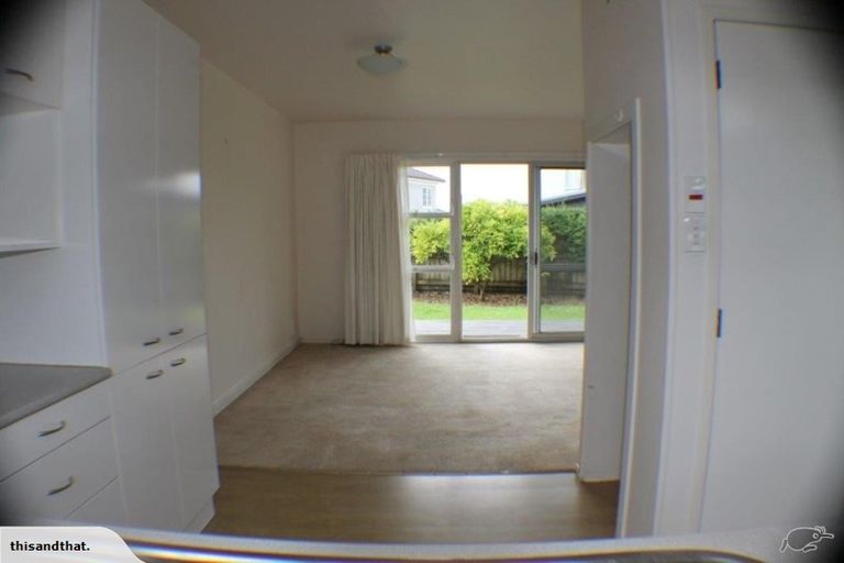 Photo of property in 1/133 Shakespeare Road, Milford, Auckland, 0620