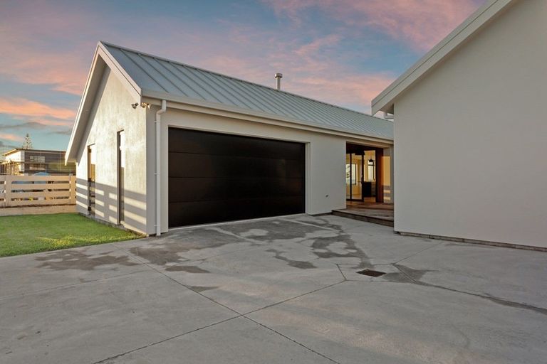Photo of property in 16 Pacific Parade, Coastlands, Whakatane, 3120