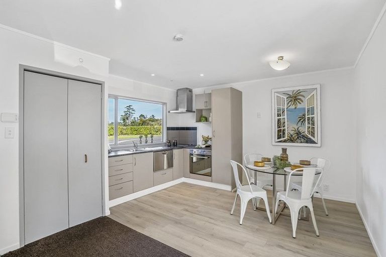 Photo of property in 1 Golf Road, New Lynn, Auckland, 0600