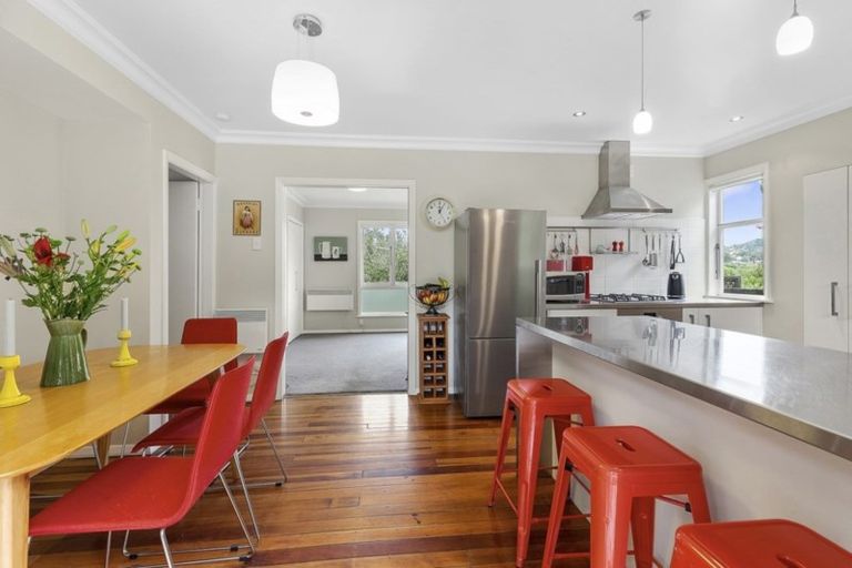 Photo of property in 23 West Road, Northland, Wellington, 6012