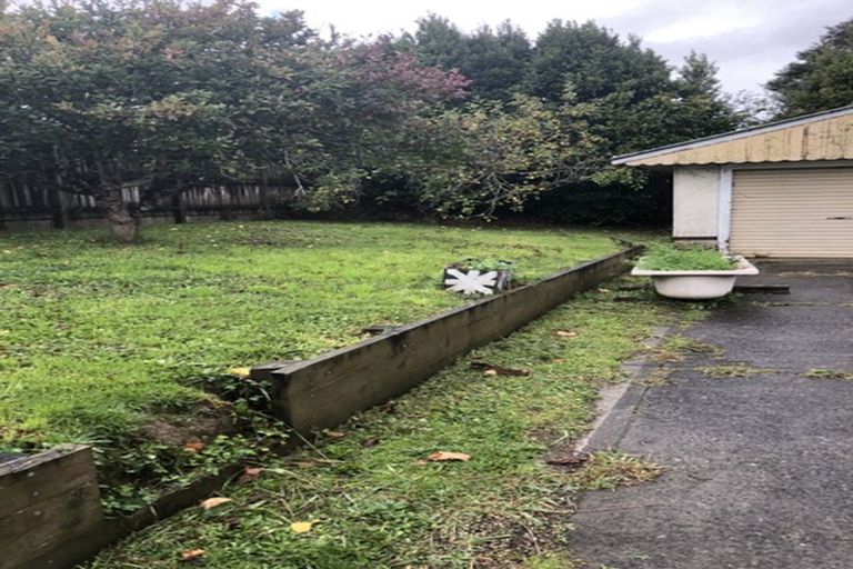 Photo of property in 56 Newington Road, Henderson, Auckland, 0612