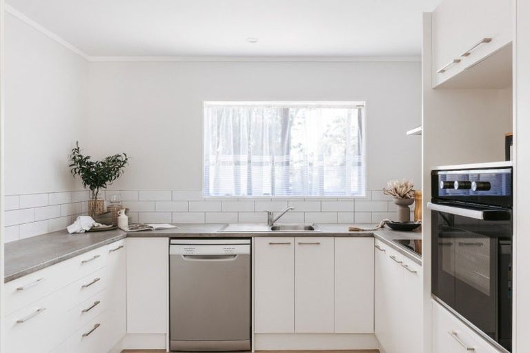 Photo of property in 2 Novelle Grove, Papamoa Beach, Papamoa, 3118