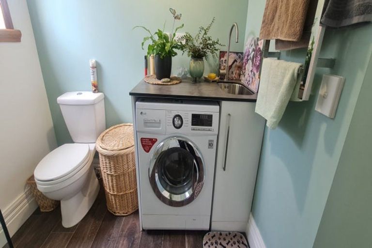 Photo of property in 27 Waitere Street, Marton, 4710