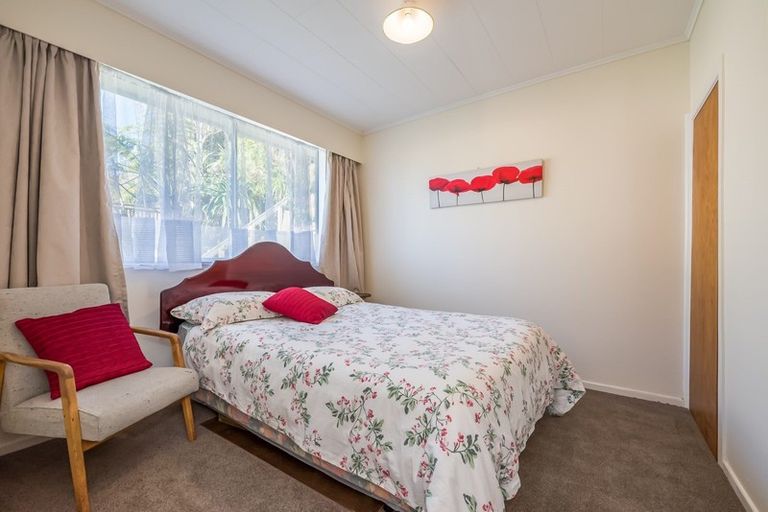 Photo of property in 32 Kingsley Street, Stokes Valley, Lower Hutt, 5019