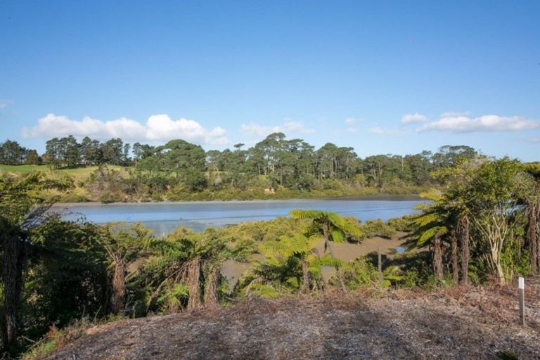 Photo of property in 35 Elliot Street, Riverhead, 0820