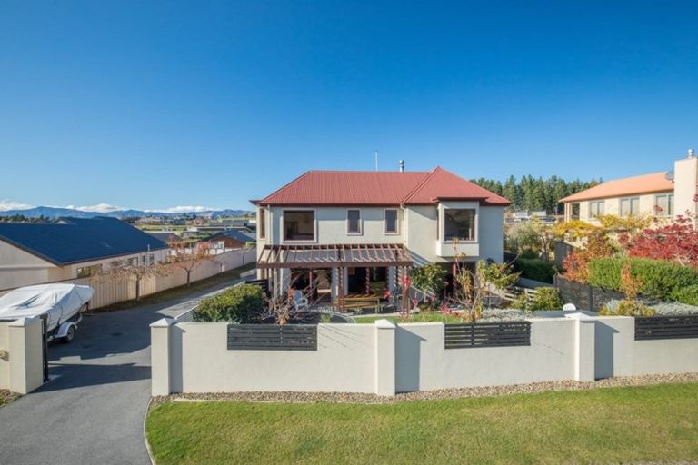 Photo of property in 71 Kings Drive, Wanaka, 9305