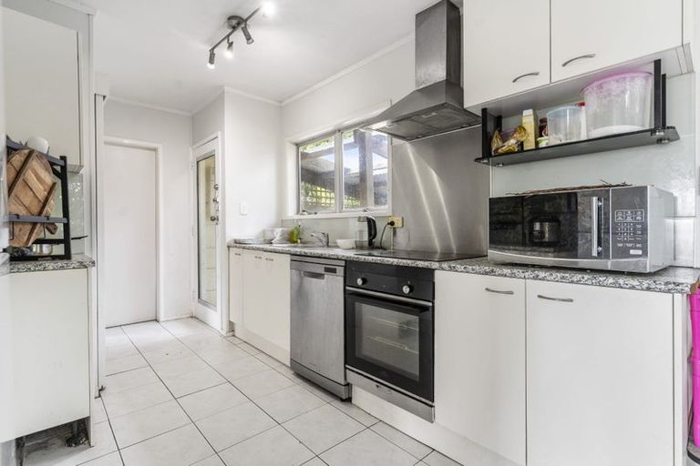 Photo of property in 22 Redwood Drive, Massey, Auckland, 0614