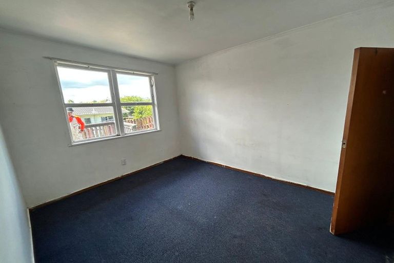 Photo of property in 28 Helena Street, Massey, Auckland, 0614