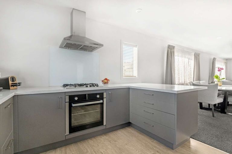 Photo of property in 8 Verdot Close, Kumeu, 0810
