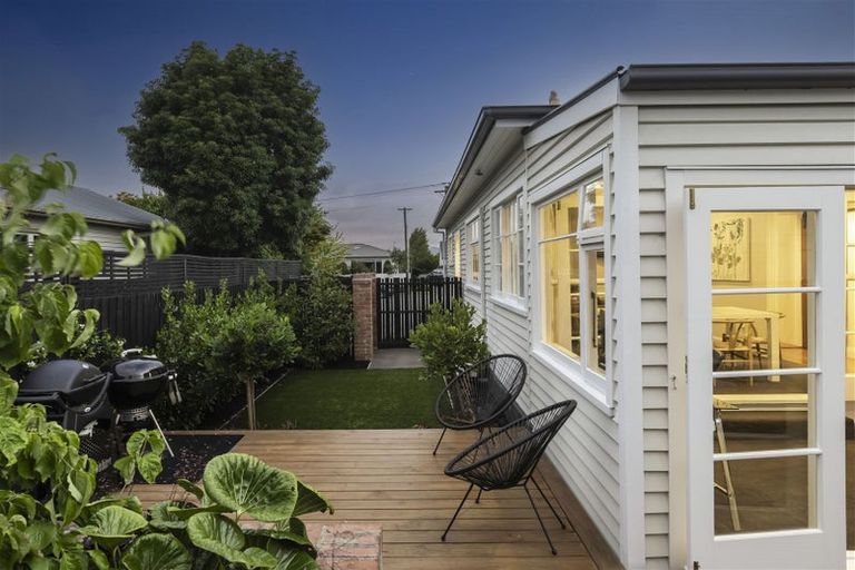 Photo of property in 155 Weston Road, St Albans, Christchurch, 8052