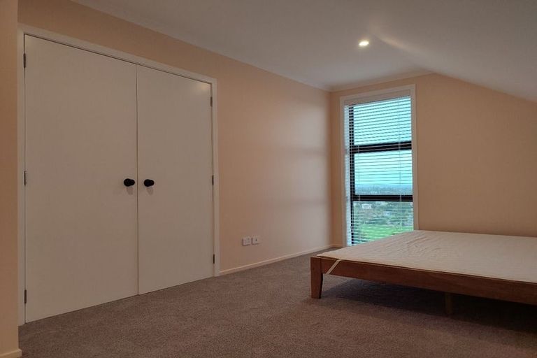 Photo of property in 111b Colwill Road, Massey, Auckland, 0614