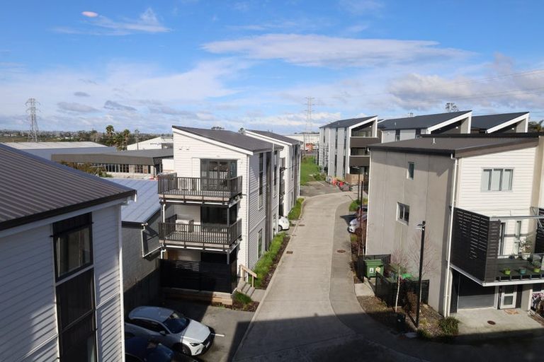 Photo of property in 60 Niu Lane, Te Atatu South, Auckland, 0610