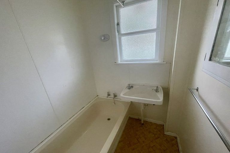 Photo of property in 21 Hunter Street, Taita, Lower Hutt, 5011