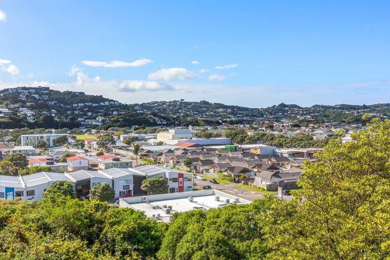 Photo of property in 36 Maupuia Road, Miramar, Wellington, 6022