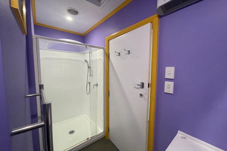 Photo of property in 19 Spenmoor Street, Newlands, Wellington, 6037