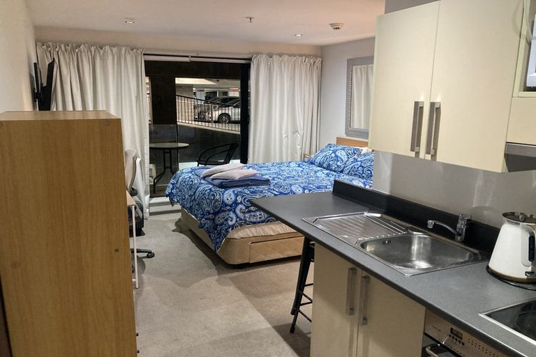 Photo of property in Dual Apartments, 108/142 Vivian Street, Te Aro, Wellington, 6011