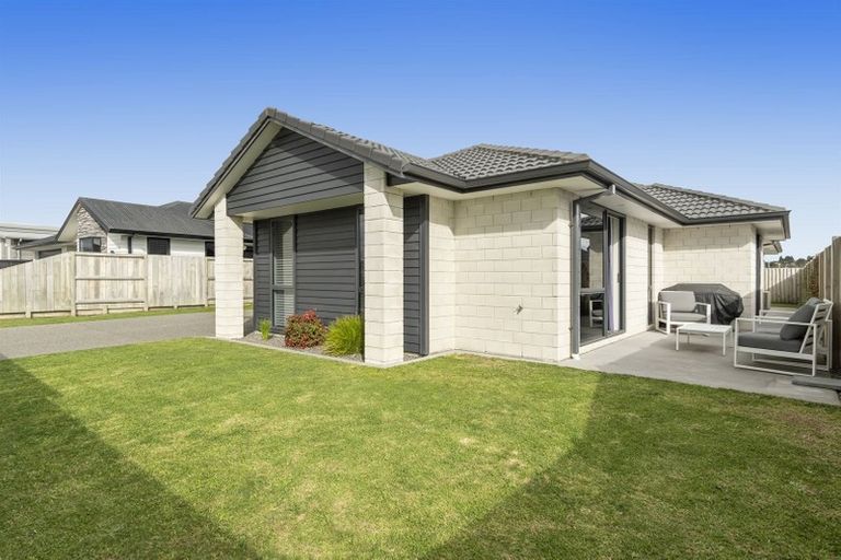 Photo of property in 74 Puhirake Crescent, Pyes Pa, Tauranga, 3112