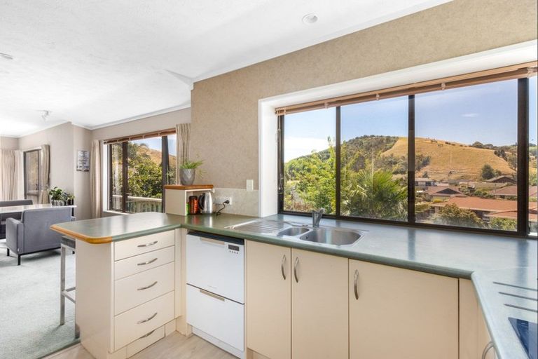 Photo of property in 16 Kokako Place, Taradale, Napier, 4112