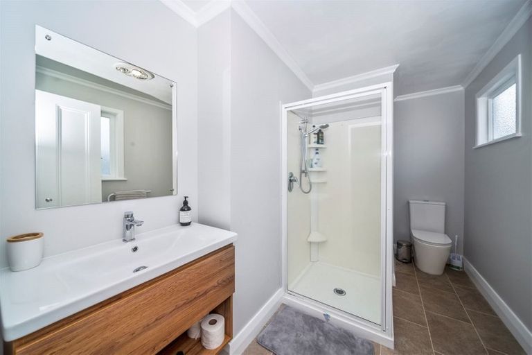 Photo of property in 1 Hunter Street, Hawera, 4610