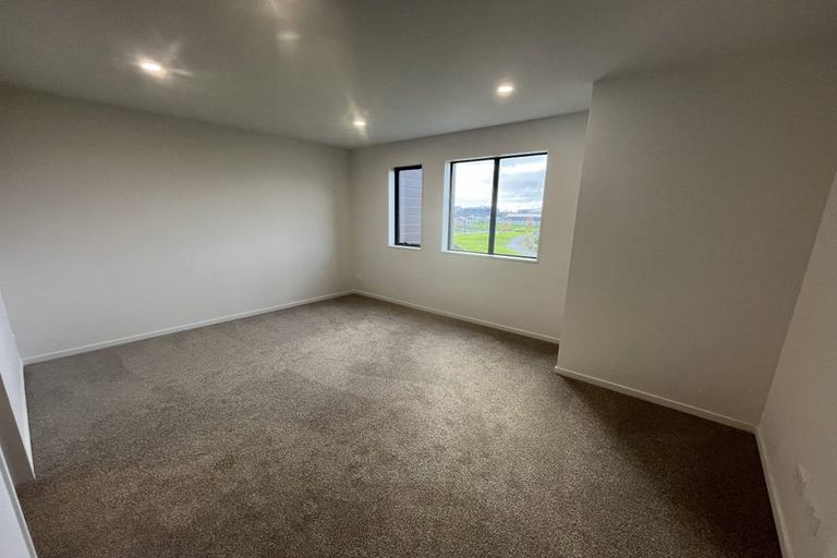 Photo of property in 1 Ahunga Road, Karaka, Papakura, 2113