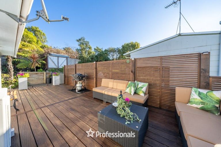 Photo of property in 33 Fenchurch Grove, Stokes Valley, Lower Hutt, 5019