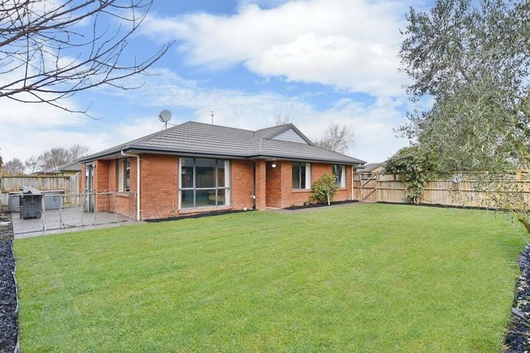 Photo of property in 8 Rubicon Place, Hei Hei, Christchurch, 8042