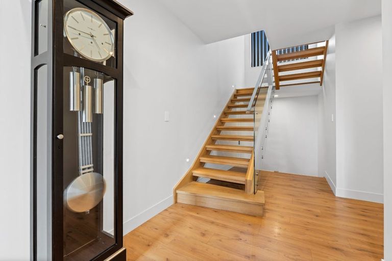Photo of property in 52 Walton Street, Red Beach, 0932