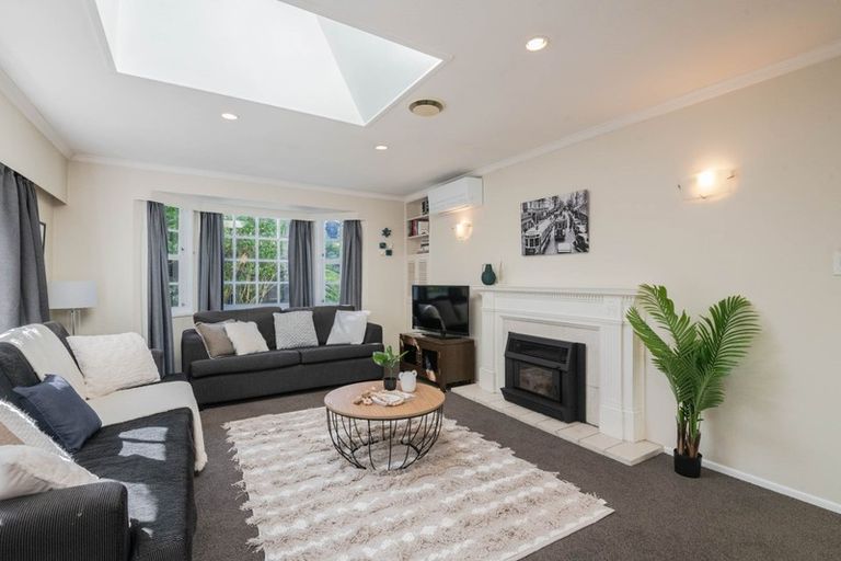 Photo of property in 11 Goddard Grove, Churton Park, Wellington, 6037