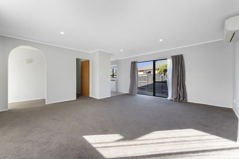 Photo of property in 47 Peppertree Glade, Kelvin Grove, Palmerston North, 4414