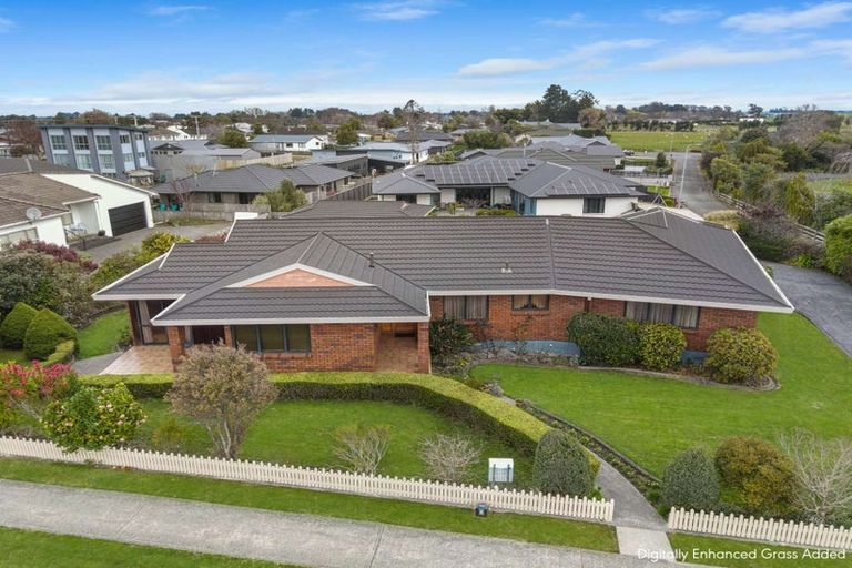 Photo of property in 5 Wanganui Road, Marton, 4710