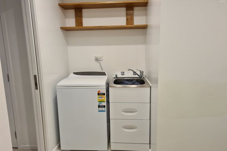 Photo of property in 43 Pleasant Road, Glen Eden, Auckland, 0602