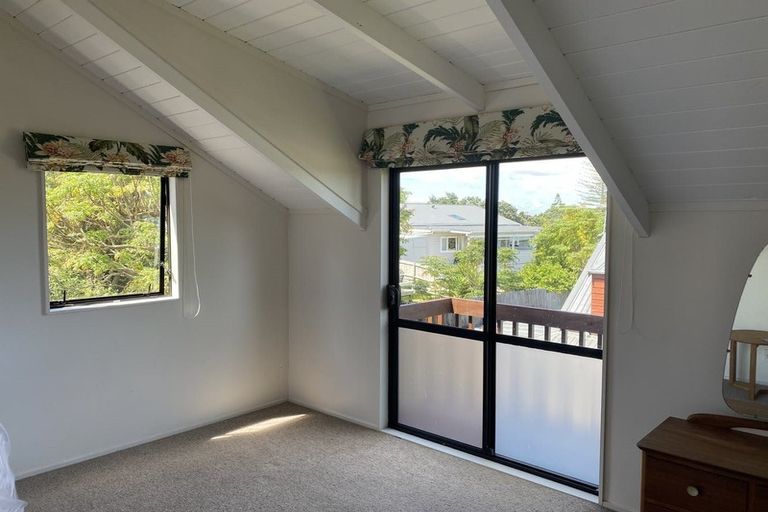 Photo of property in 9a Rangatira Road, Birkdale, Auckland, 0626