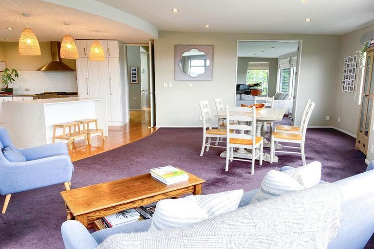 Photo of property in 9 Caughley Grove, Karori, Wellington, 6012