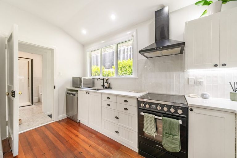 Photo of property in 147 Severn Street, Island Bay, Wellington, 6023