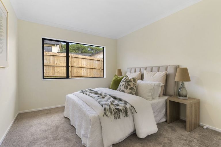 Photo of property in 10 Mediterranean Way, Goodwood Heights, Auckland, 2105