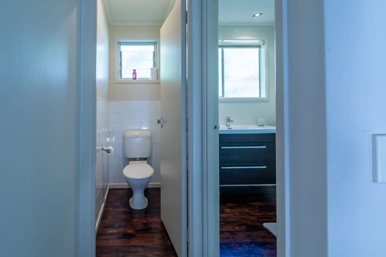 Photo of property in 4 Berne Place, Birkenhead, Auckland, 0626