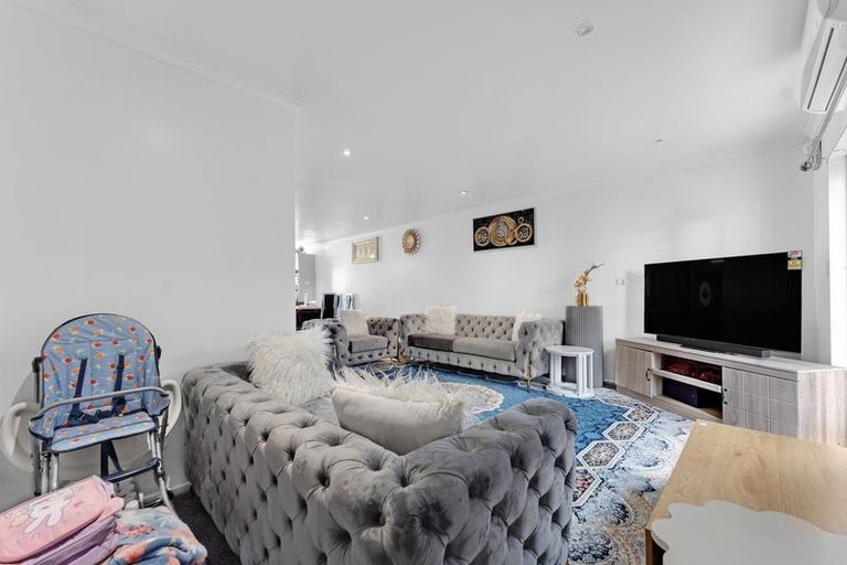 Photo of property in 13 Bushpark Place, Flat Bush, Auckland, 2016
