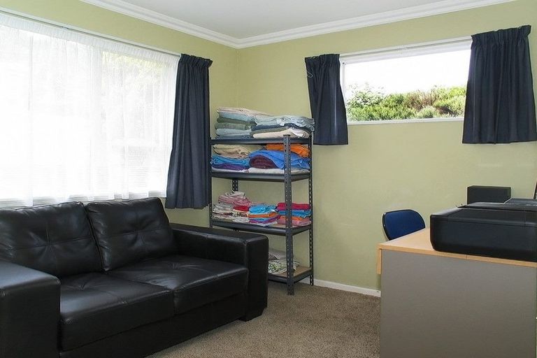 Photo of property in 74 Leeward Drive, Whitby, Porirua, 5024