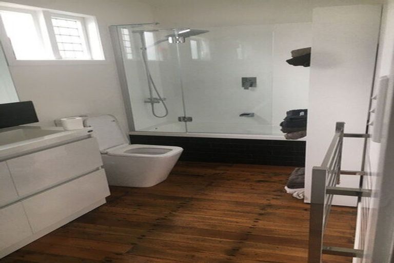 Photo of property in 6 Long Street, Torbay, Auckland, 0630