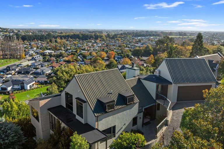 Photo of property in 24 Lucknow Place, Cashmere, Christchurch, 8022