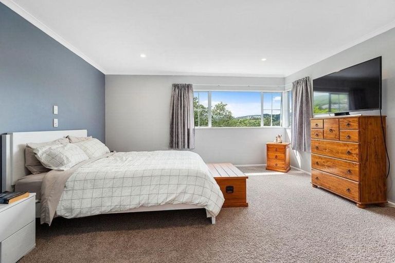 Photo of property in 153 Westchester Drive, Churton Park, Wellington, 6037