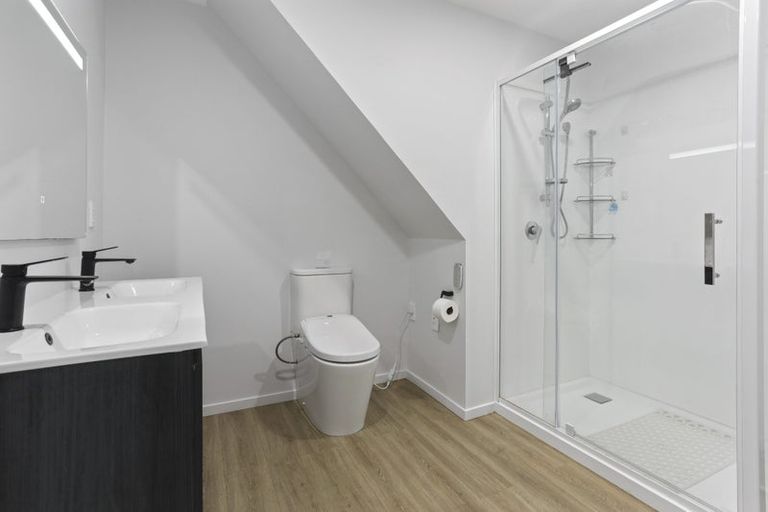 Photo of property in 10 Pyatt Place, Redwood, Christchurch, 8051