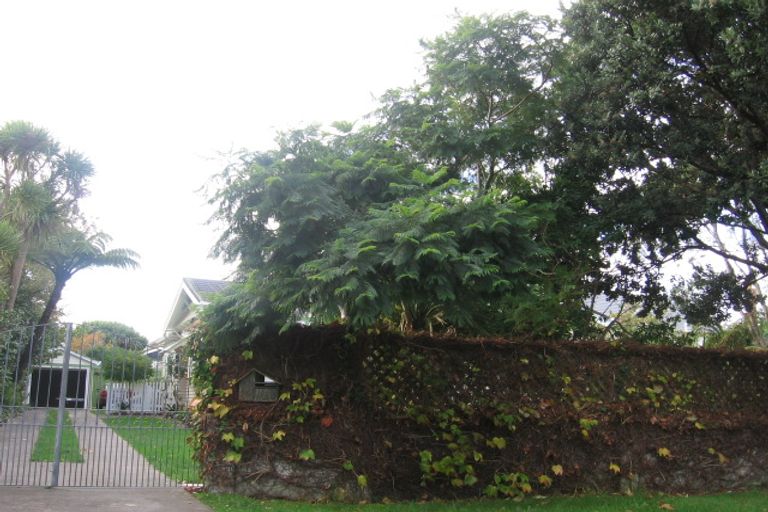 Photo of property in 5 Glen Iris Grove, Woburn, Lower Hutt, 5010