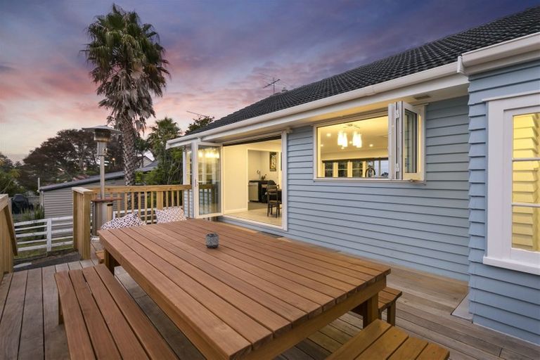 Photo of property in 1/84 Birkenhead Avenue, Birkenhead, Auckland, 0626