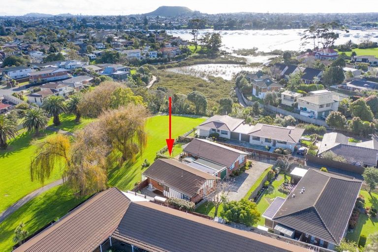 Photo of property in 2/8 Kentigern Close, Pakuranga, Auckland, 2010