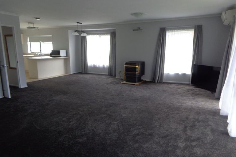 Photo of property in 16a Munroe Road, Ranui, Auckland, 0612