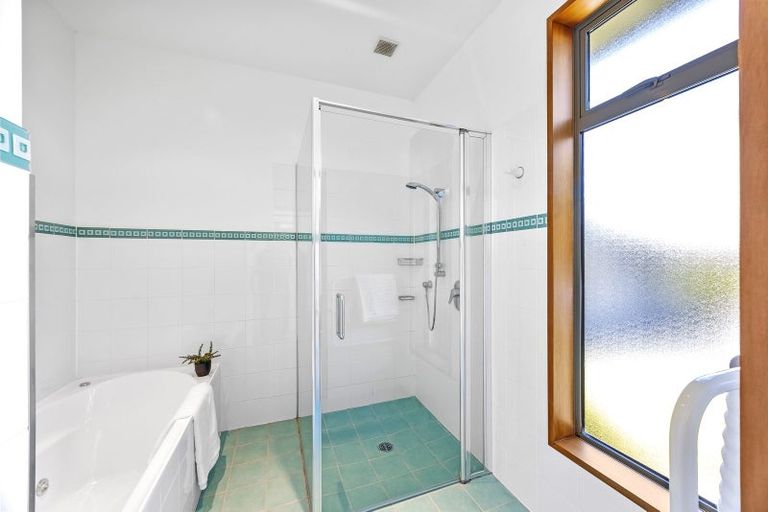 Photo of property in 3 Watlings Place, Kennedys Bush, Christchurch, 8025