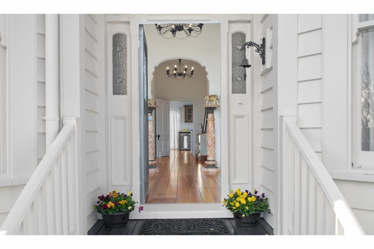 Photo of property in 43 Colombo Road, Waiuku, 2123