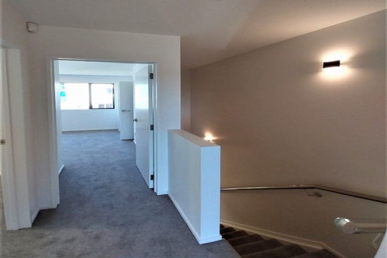 Photo of property in 26 Morihana Close, Glen Eden, Auckland, 0602