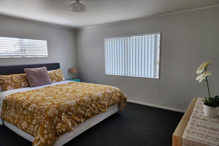Photo of property in 2/11 Waterfront Road, Mangere Bridge, Auckland, 2022
